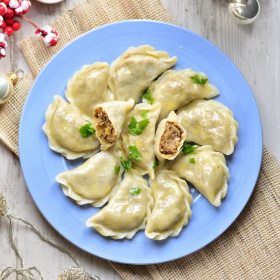 Sauerkraut and mushroom pierogi - Recipe photo by everyday-delicious.com