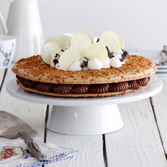 Coconut and Chocolate Macaroon Cake - Recipe photo by lilcookieblog