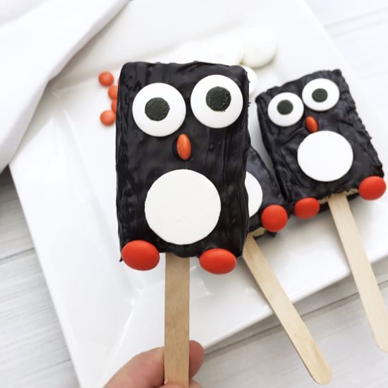 Penguin Rice Krispie Treats - Recipe photo by CrayonsAndCravings