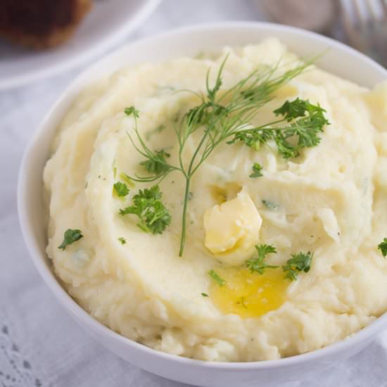 Garlic Parmesan Mashed Potatoes - Recipe photo by adinutza