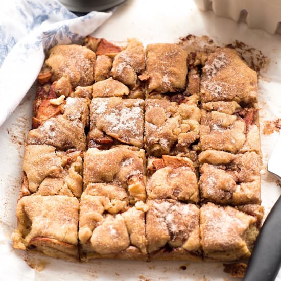 Snickerdoodle Cookie Apple Bars - Recipe photo by trufflesandtrends