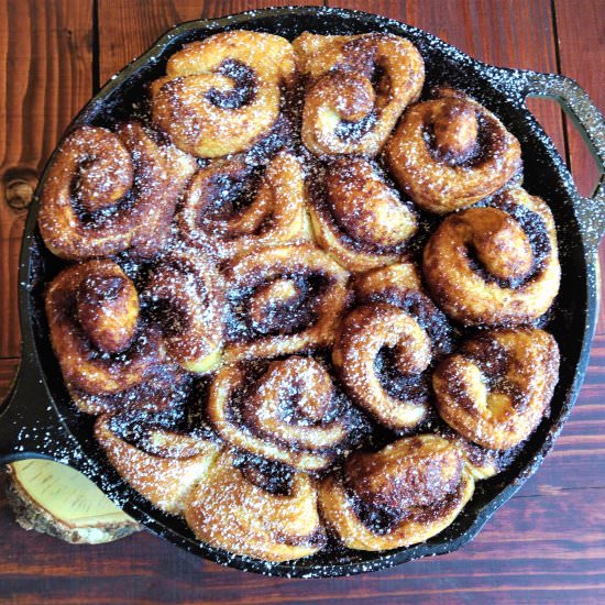 Homemade Cinnamon Rolls - Recipe photo by vittlesandvinos