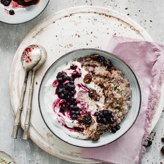 HEALTHY PROTEIN OATMEAL WITH YOGURT - Recipe photo by healthylittlecravings