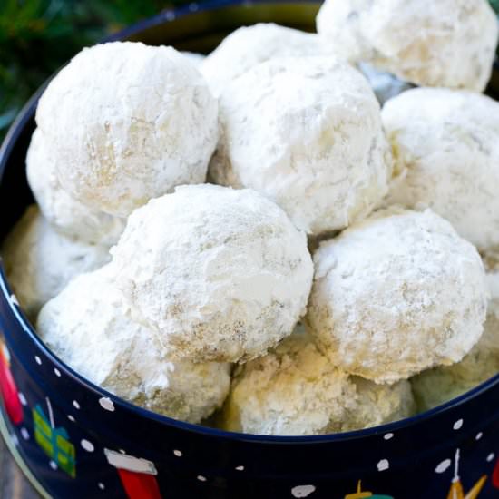 Snowball Cookies - Recipe photo by dinneratthezoo