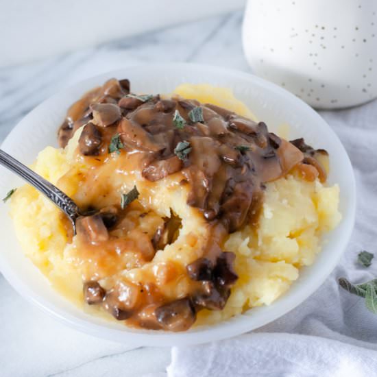 Savory Vegan Mushroom Gravy - Recipe photo by cozypeachkitchen