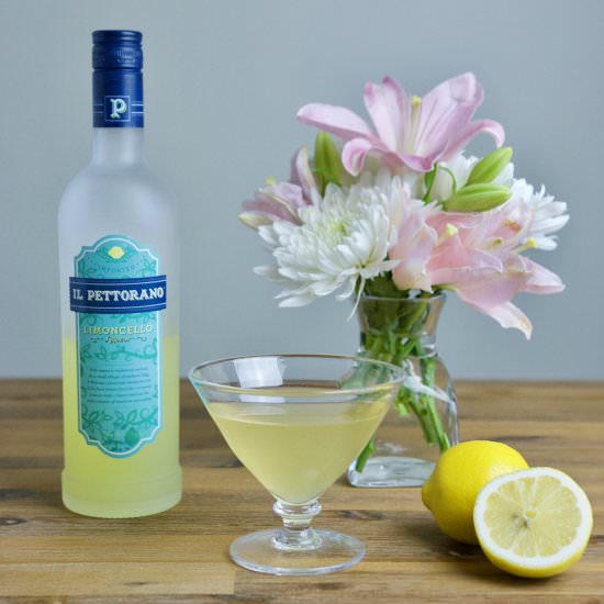 Limoncello Spritz - Recipe photo by redhotandhungry