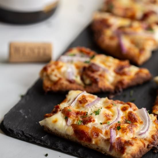Garlic Pizza with Bacon and Onions - Recipe photo by awayfromthebox