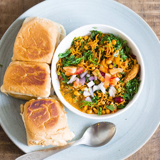 Misal Pav - Recipe photo by onetsp