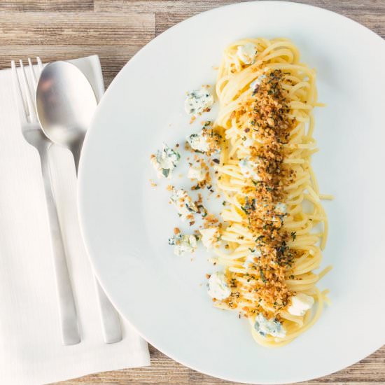 Garlic Spaghetti with Blue Cheese - Recipe photo by Brian Jones