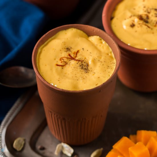 Mango Lassi (Mango Yogurt Drink) - Recipe photo by currytrail