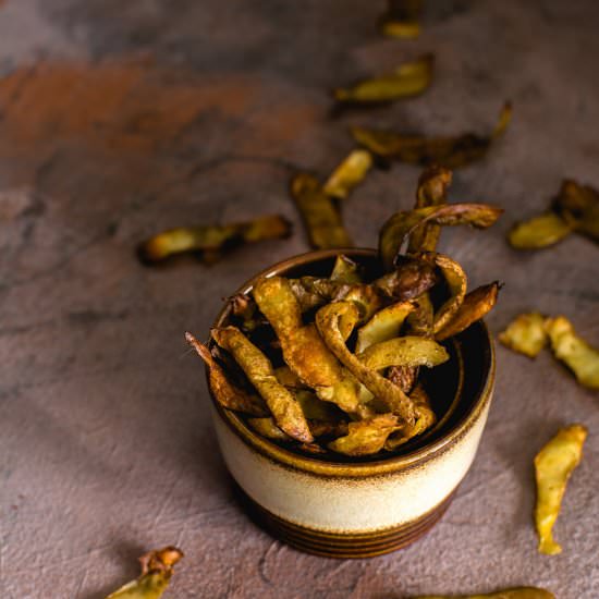 Potatoe peel chips - Recipe photo by Flymetothespoon