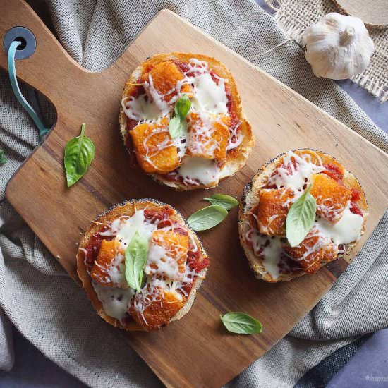 Fish sticks and mozzarella toasts - Recipe photo by Dzi