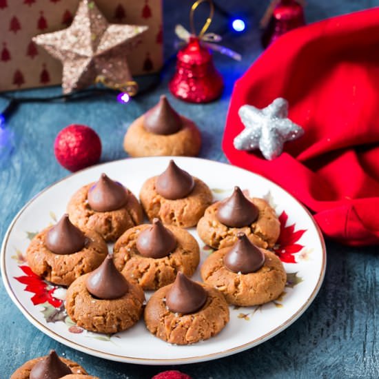 Peanut Butter Kiss Cookies - Recipe photo by currytrail