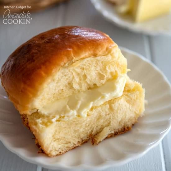 Homemade Hawaiian Rolls - Recipe photo by amandascookin