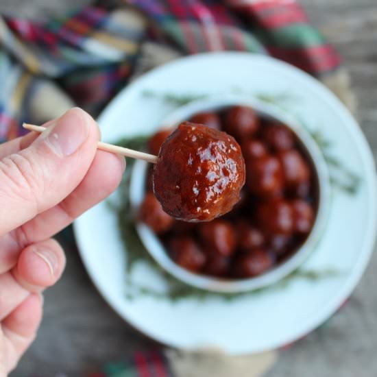 Slow Cooker Party Meatballs - Recipe photo by thespeedyspatula