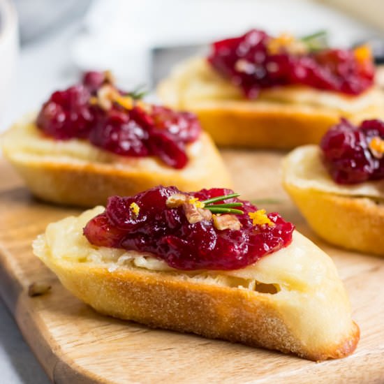Brie Crostini and Cranberry Chutney - Recipe photo by lemons and zest