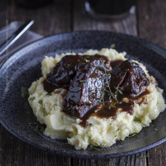 Beer Braised Bone-in Short Ribs - Recipe photo by Craft Beering