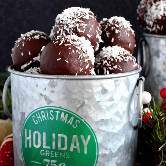 Chocolate Coconut Balls - Recipe photo by byronethomas