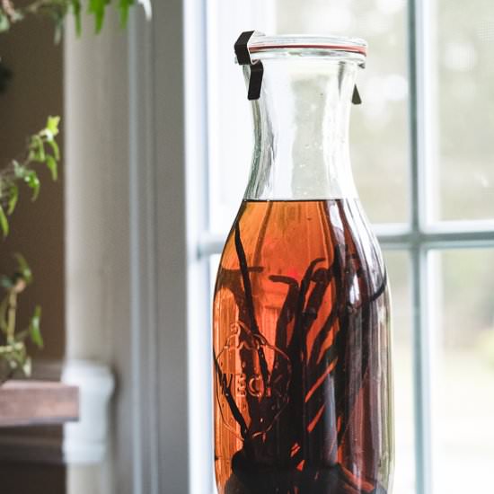 Homemade Vanilla Extract - Recipe photo by sidewalkshoes