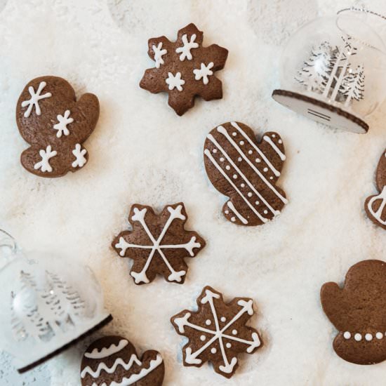 Mini Gingerbread Mitten Cookies - Recipe photo by The Sweet Nerd