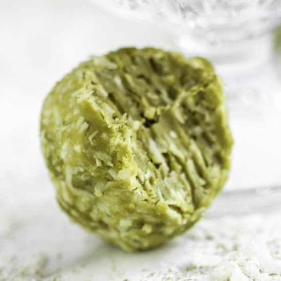 Easy Matcha Truffles - Recipe photo by dessertswithbenefits