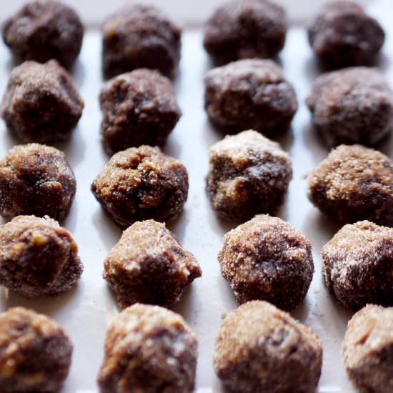 Chocolate Rum Balls - Recipe photo by Rootsliving
