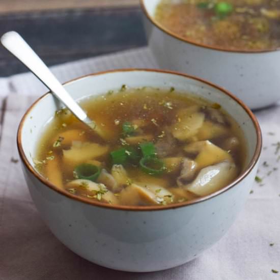Clear mushroom soup - Recipe photo by karlijn2