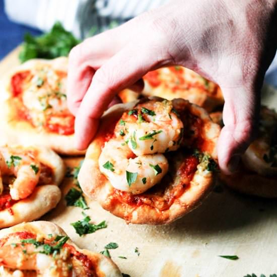 Pizzette with Garlic Shrimp - Recipe photo by Eating European
