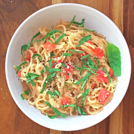 Easy Garlic-Tomato-Basil Pasta - Recipe photo by Flipped-Out Food