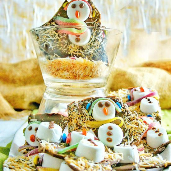 Snowman Chocolate Bark - Recipe photo by SweetCaramelSunday