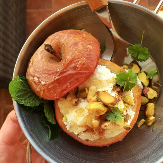 Baked Apple with Ricotta & Honey - Recipe photo by June-dArville