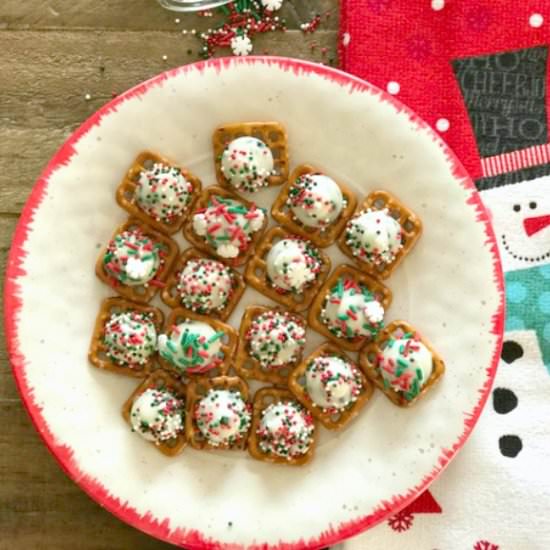 Cookies & Cream Christmas Snaps - Recipe photo by Skinny Sweets