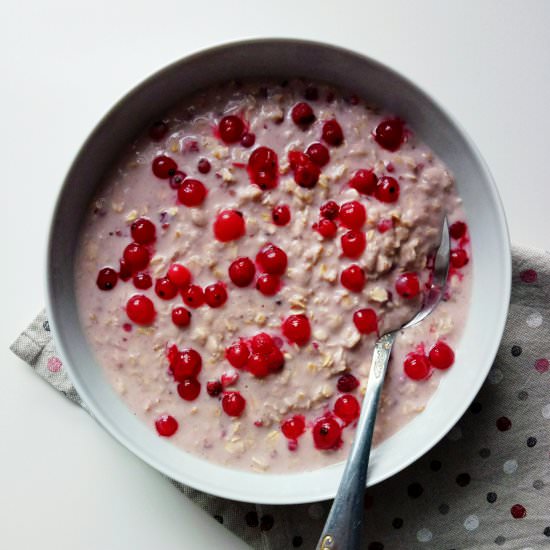 Red Currant Oatmeal - Recipe photo by silviamagda