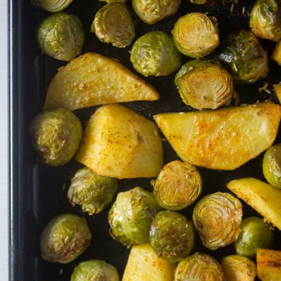 Roasted Brussels Sprouts Potatoes - Recipe photo by adinutza