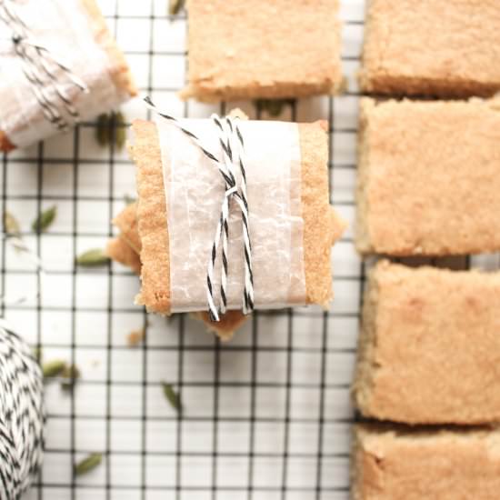 Cardamom and coffee blondies - Recipe photo by meandthemoose