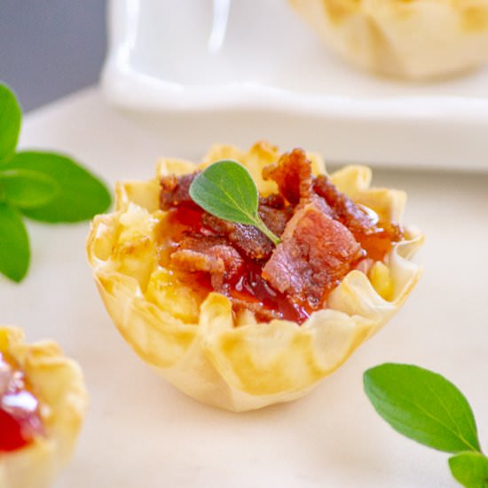 Cheese & Hot Pepper Jelly Bites - Recipe photo by House of Elyn Ryn