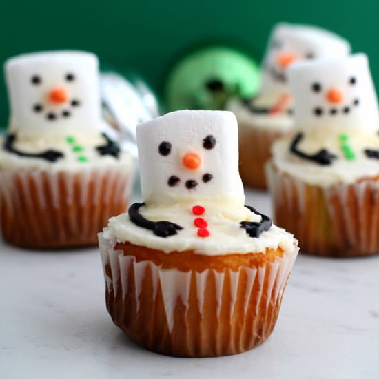 Melting Snowman Cupcakes - Recipe photo by CrayonsAndCravings