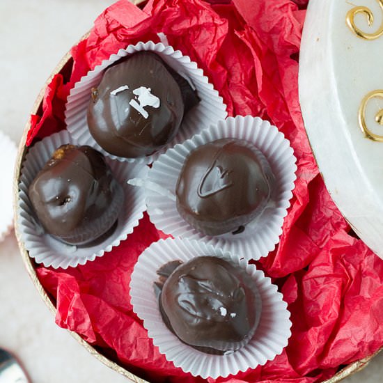 No Bake Dark Chocolate Balls - Recipe photo by ilonaspassion