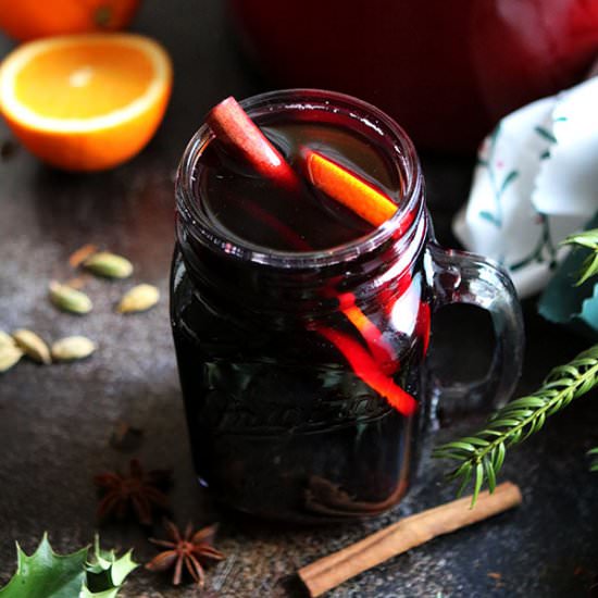 German Mulled Wine: Gluhwein - Recipe photo by HappyKitchen.Rocks