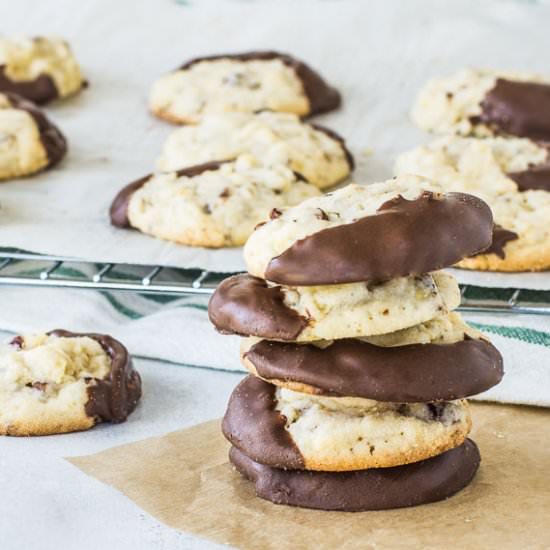 Chocolate-Dipped Potato Chip Cookie - Recipe photo by theitsybitsykitchen