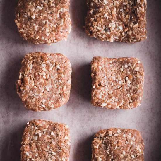 No Bake Cinnamon Maca Bars - Recipe photo by moon and spoon and yum.