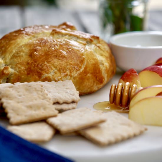 Brie En Croute - Recipe photo by simmerandsauce