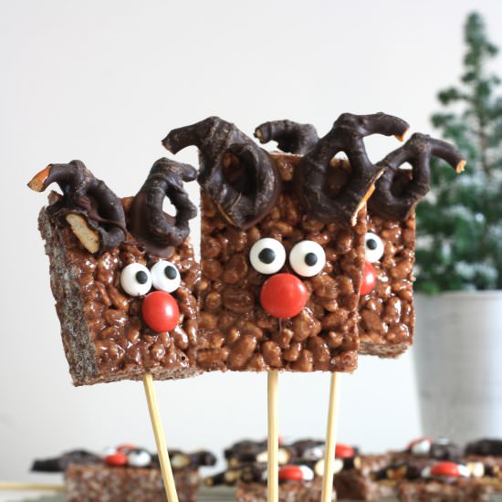 Crispy Chocolate Rudolph Pops - Recipe photo by chezlerevefrancais