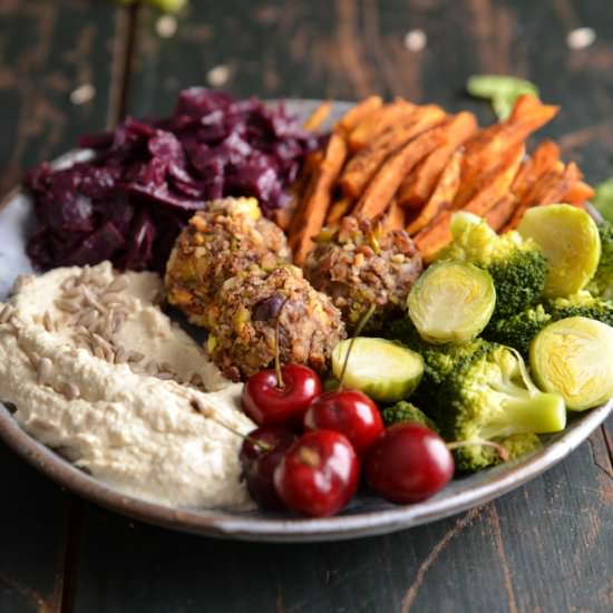 Christmas Buddha Bowl - Recipe photo by waffleandwhisk