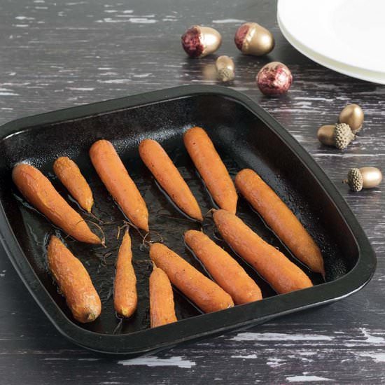 Maple roasted carrots - Recipe photo by Mandy Sneaky Veg