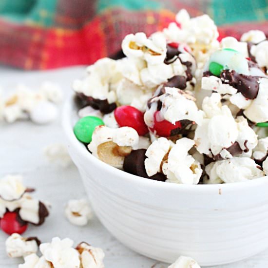 Peppermint Popcorn - Recipe photo by Table for 7