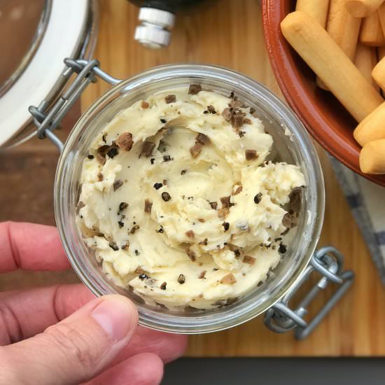 Truffle Butter - Recipe photo by June-dArville