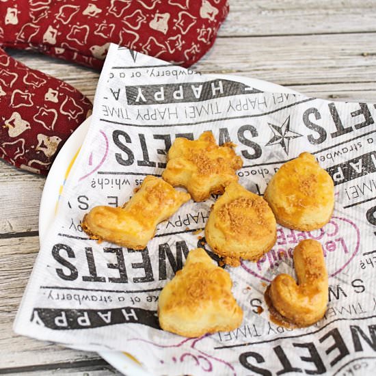 Kastengel (Cheese Cookies) - Recipe photo by piggyout