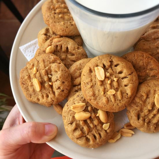 Peanut Butter Cookies - Recipe photo by June-dArville