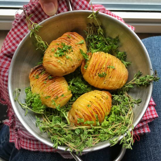 Hasselback Potatoes - Recipe photo by June-dArville